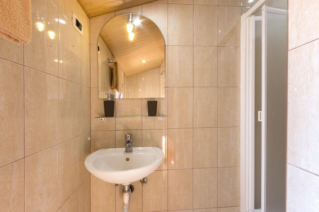 Apartments Dejana Štinjan Екстериор снимка