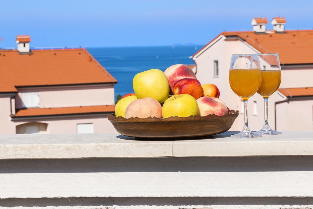Apartments Dejana Štinjan Екстериор снимка