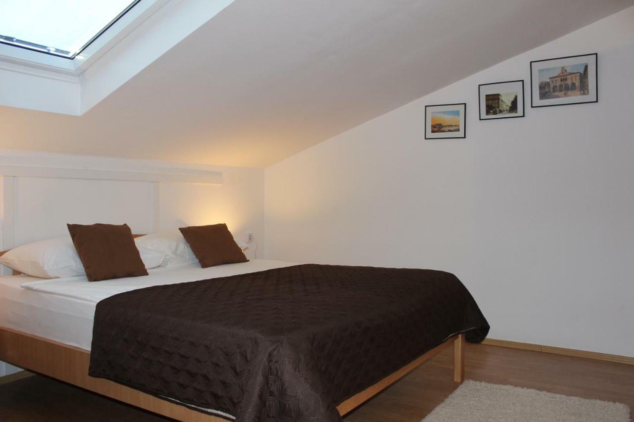 Apartments Dejana Štinjan Екстериор снимка