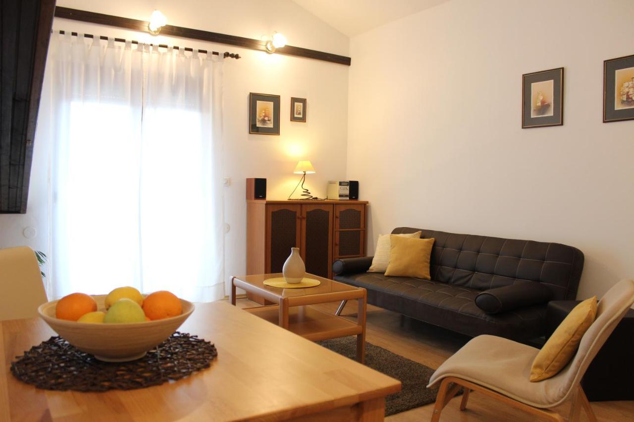 Apartments Dejana Štinjan Екстериор снимка